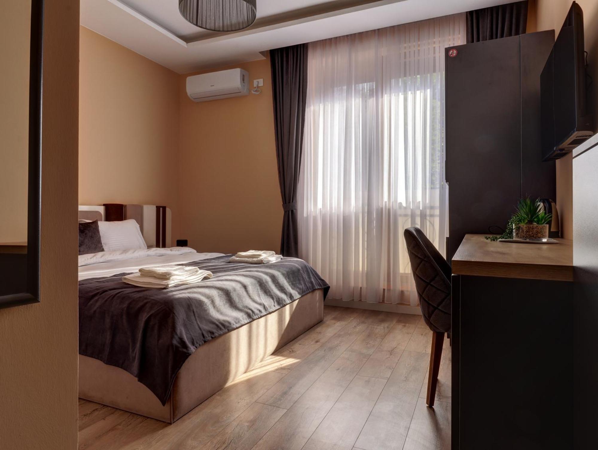 Midtown Prishtina Stays - Central Location Priștina Exterior foto
